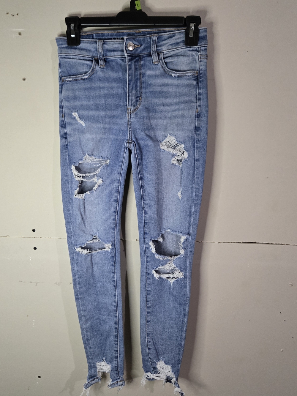 American Eagle High-Waisted Ripped Jegging Light Wash Distressed Jeans Size 0